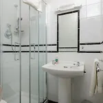 Four Seasons Bed & Breakfast 3*