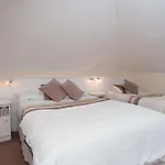 Four Seasons Bed & Breakfast 3*