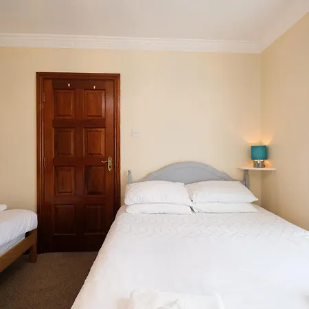 Four Seasons Bed & Breakfast 3*