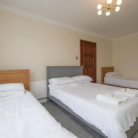 Four Seasons Bed & Breakfast 3*