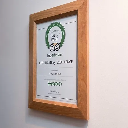 Four Seasons Oda ve Kahvaltı