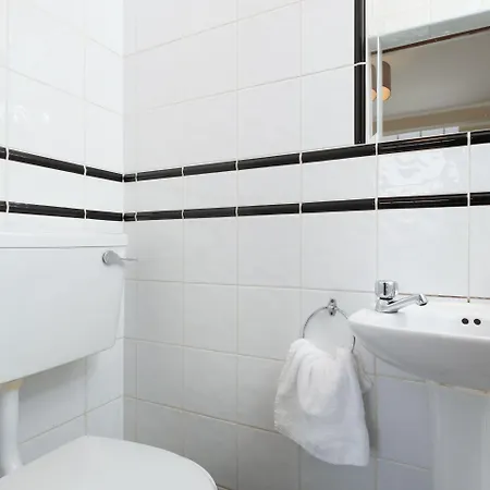 Four Seasons Oda ve Kahvaltı