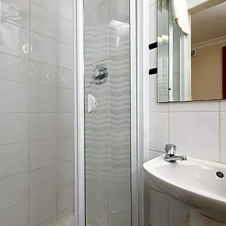 Four Seasons 3* Galway