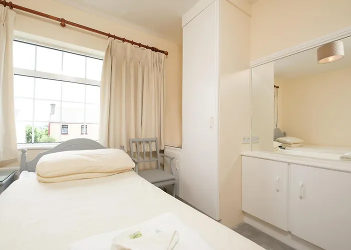 Four Seasons Bed & Breakfast 3*