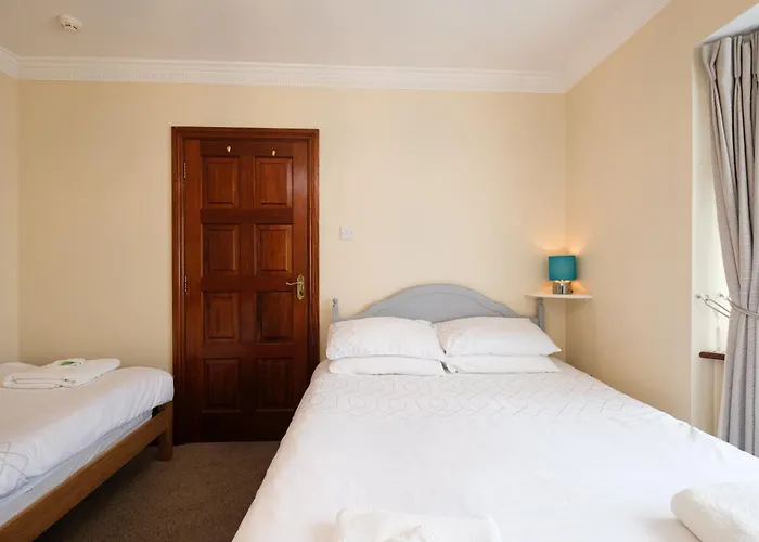 Four Seasons Bed & Breakfast 3*