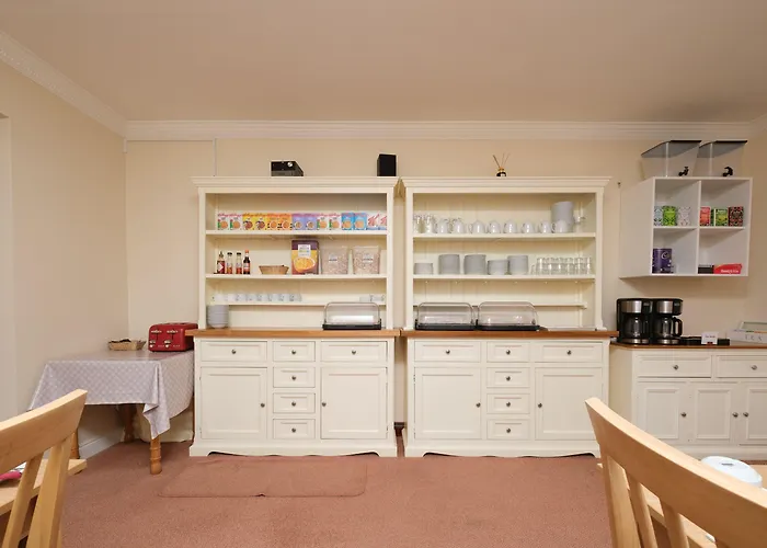 Four Seasons Bed & Breakfast 3*