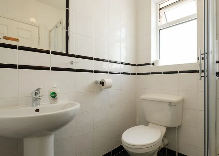 Four Seasons Bed & Breakfast