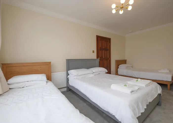 Four Seasons Bed and breakfast 3*