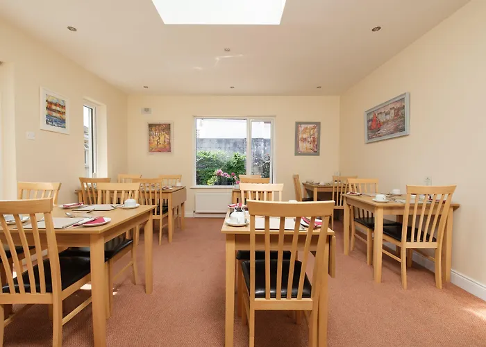 Four Seasons Bed and breakfast 3*