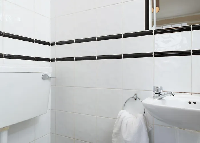 Four Seasons Bed and breakfast